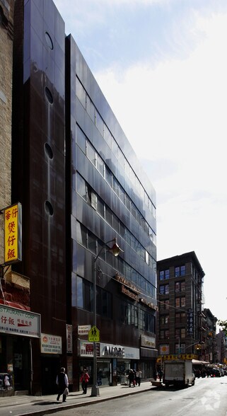 16-18 E Broadway, New York, NY à louer - Photo de l’immeuble – Image 2 sur 9