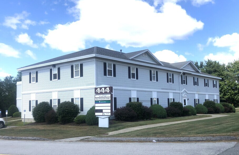 444 Stillwater Ave, Bangor, ME à louer - Photo principale – Image 1 sur 1