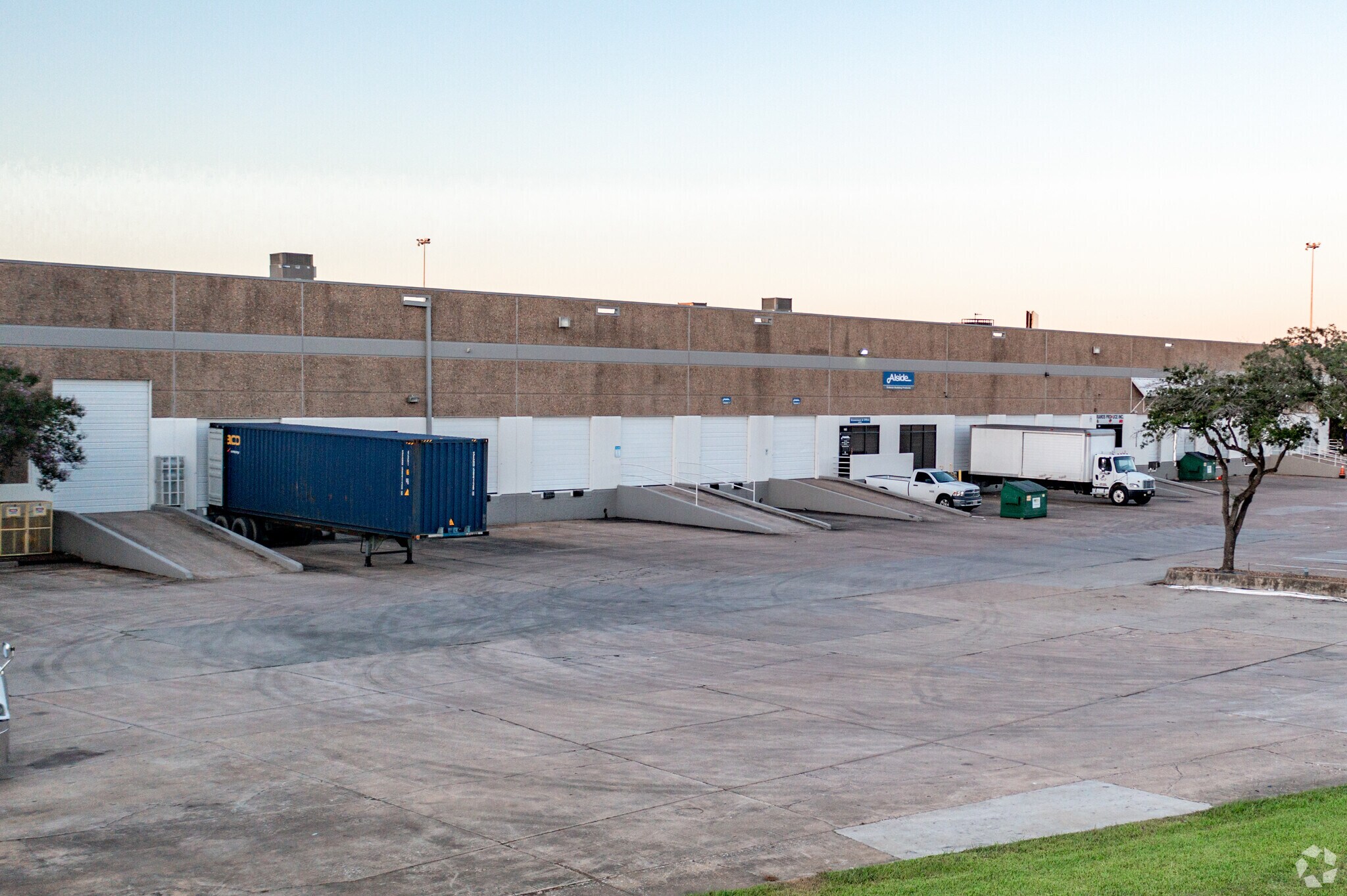 4555 Airline Dr, Houston, TX à louer Photo principale– Image 1 sur 5