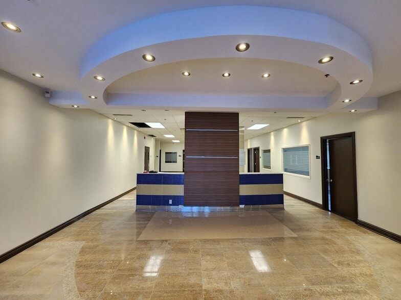 127-155 Montée de Liesse, Montréal, QC à louer - Photo intérieure – Image 3 sur 10