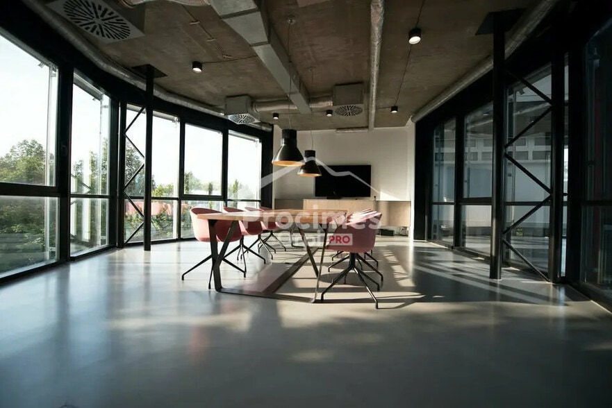 Bureau dans La Motte-Servolex à louer - Photo de l’immeuble – Image 1 sur 9