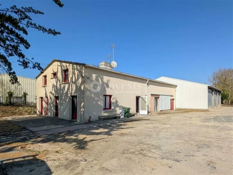 Local d'activités dans La Richardais à vendre - Photo de l’immeuble – Image 1 sur 9
