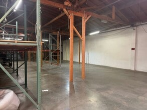711 E Rosecrans Ave, Los Angeles, CA à louer Photo intérieure– Image 1 sur 5