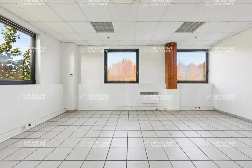 Industriel/Logistique dans Brie-Comte-Robert à louer Photo intérieure– Image 1 sur 3