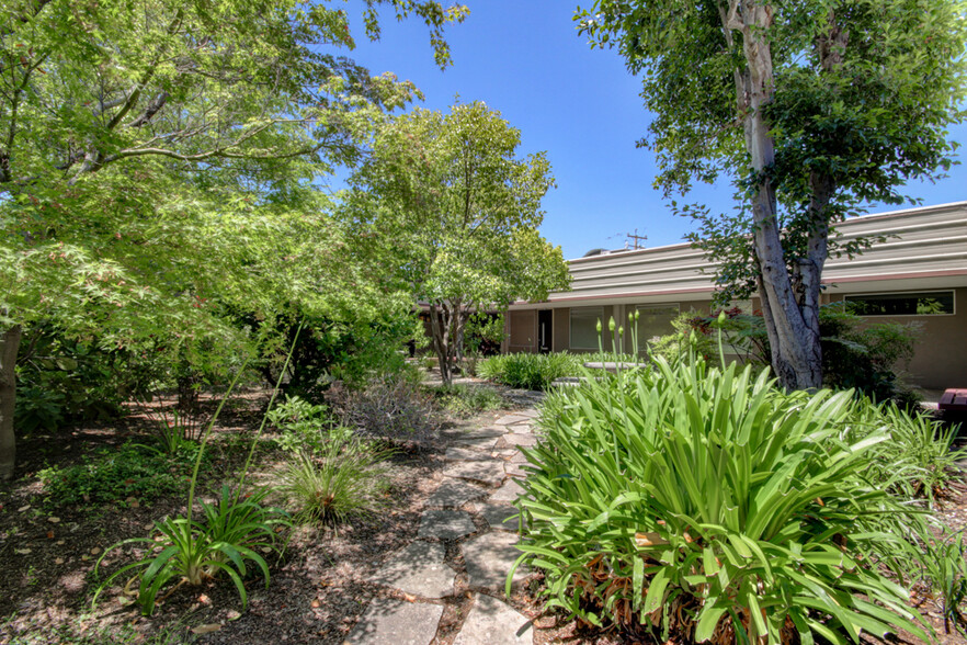1615 Hill Rd, Novato, CA à louer - Photo de l’immeuble – Image 2 sur 11