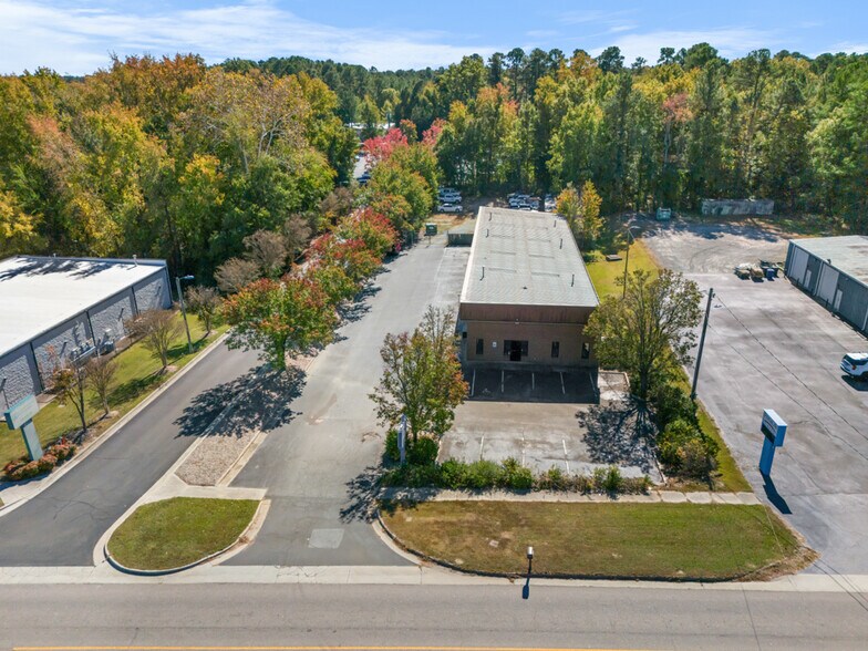 4533 Hillsborough Rd, Durham, NC à louer - Photo de l’immeuble – Image 2 sur 38