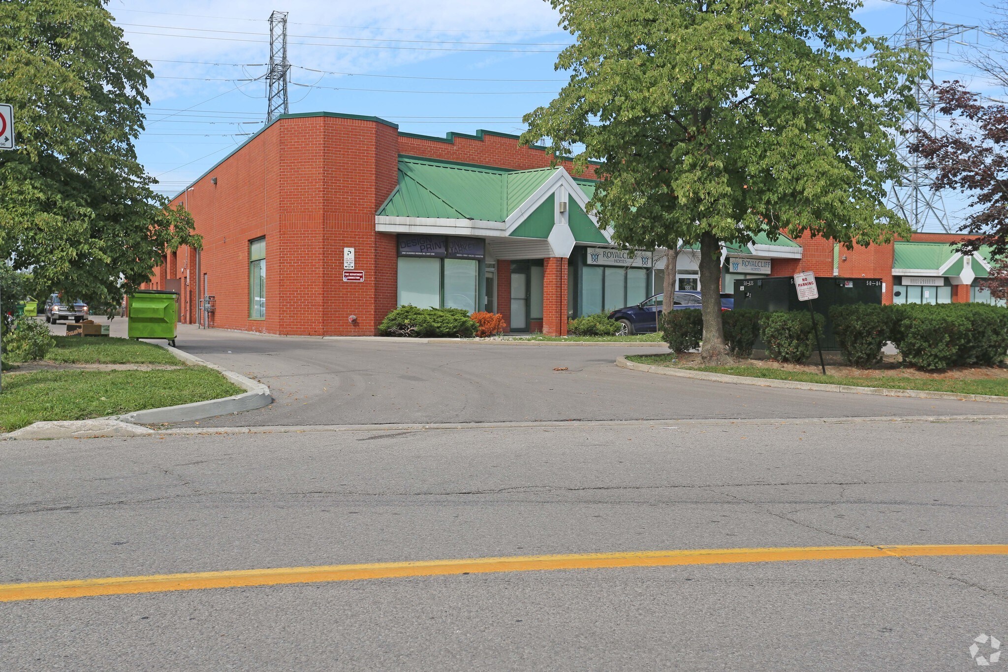 100 Regina Rd, Vaughan, ON à vendre Photo principale– Image 1 sur 6