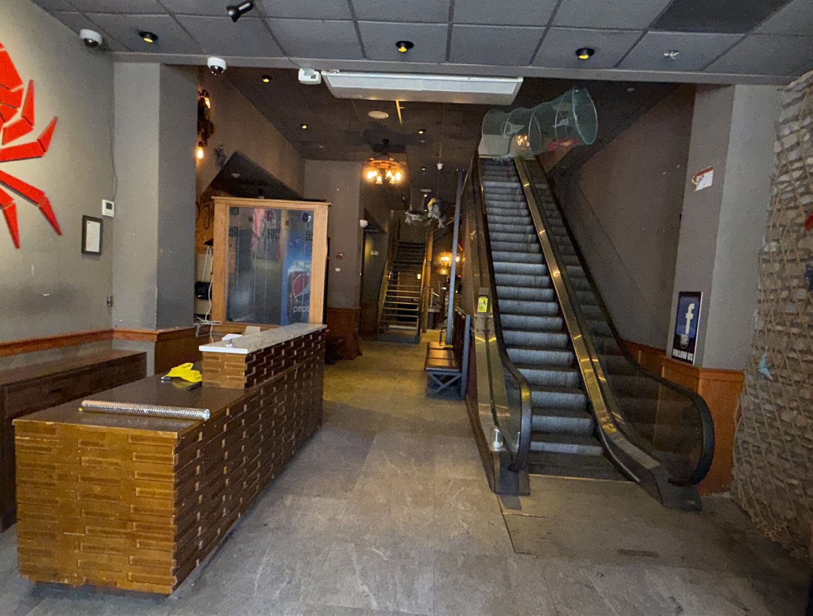 161-21 Jamaica Ave, Jamaica, NY à louer Hall d’entrée– Image 1 sur 3