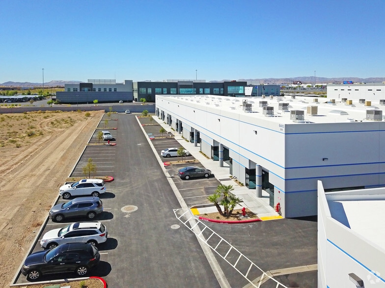 6445 W Sunset Rd, Las Vegas, NV à louer - Photo de l’immeuble – Image 2 sur 22
