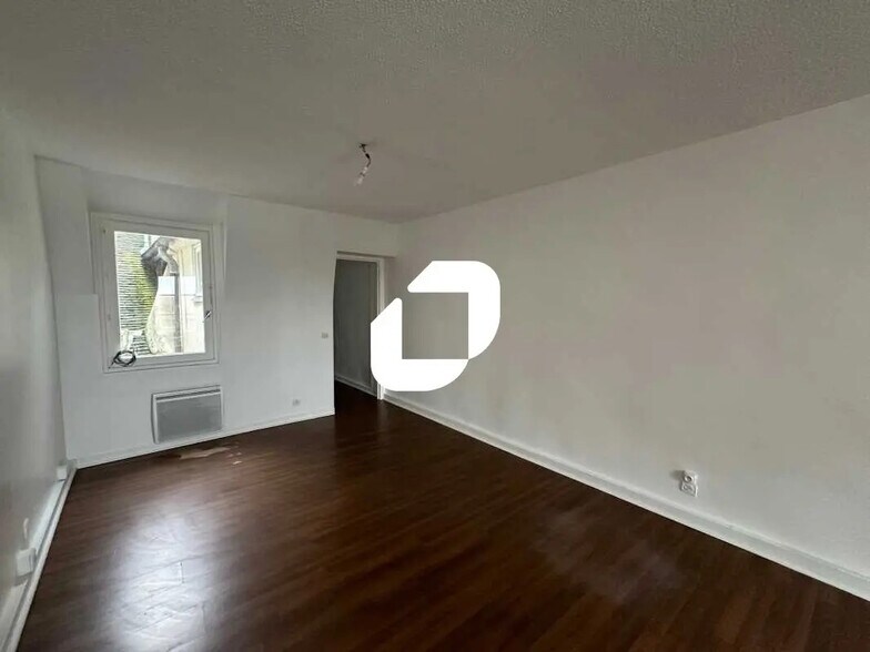 20-22 Place Charles De Gaulle, Saint-Germain-en-Laye à louer - Photo de l’immeuble – Image 3 sur 9