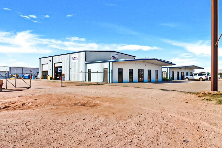 7903 W Industrial Ave, Midland, TX à louer - Photo de l’immeuble – Image 2 sur 20
