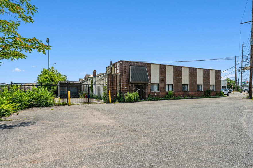 260 Schuyler Ave, Kearny, NJ à vendre - Photo de l’immeuble – Image 2 sur 12