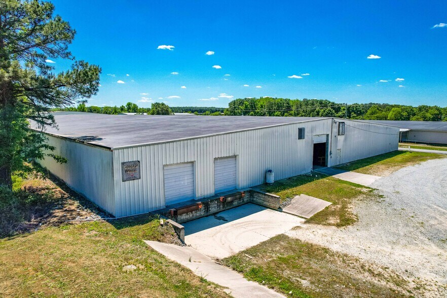 1215 S Brightleaf Blvd, Smithfield, NC à louer - Photo de l’immeuble – Image 1 sur 21