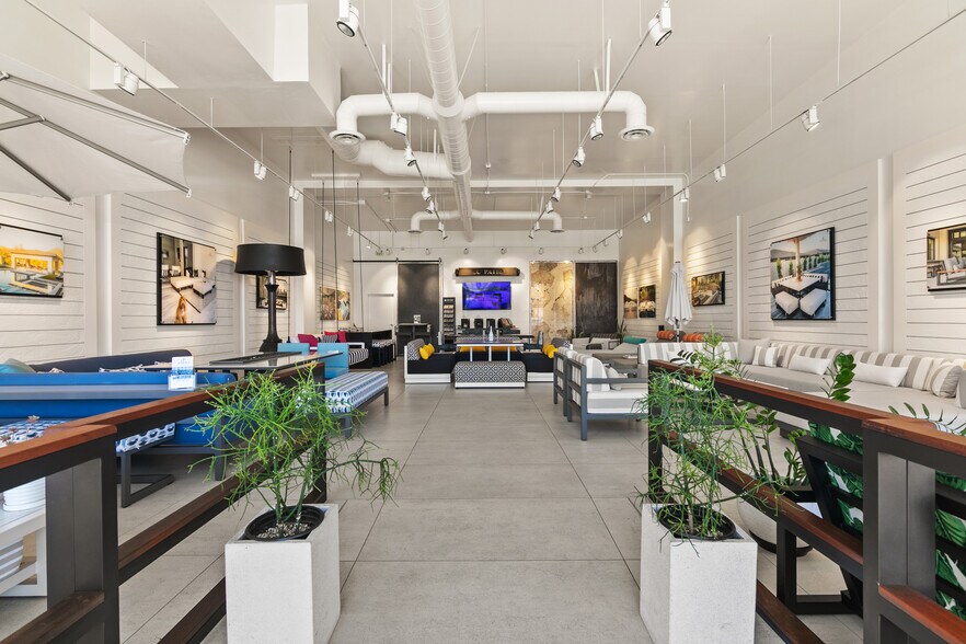 7920 Herschel Ave, La Jolla, CA à louer - Photo de l’immeuble – Image 2 sur 15