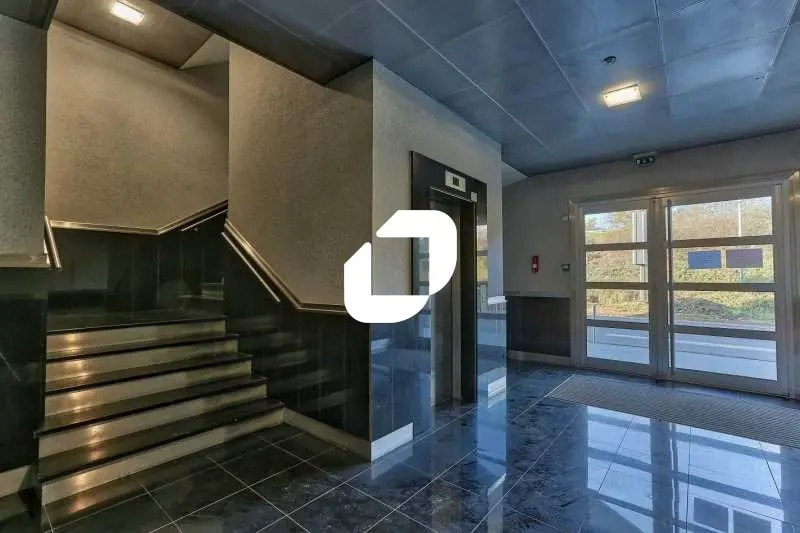 Bureau dans Fleury-Mérogis à louer - Photo de l’immeuble – Image 3 sur 15