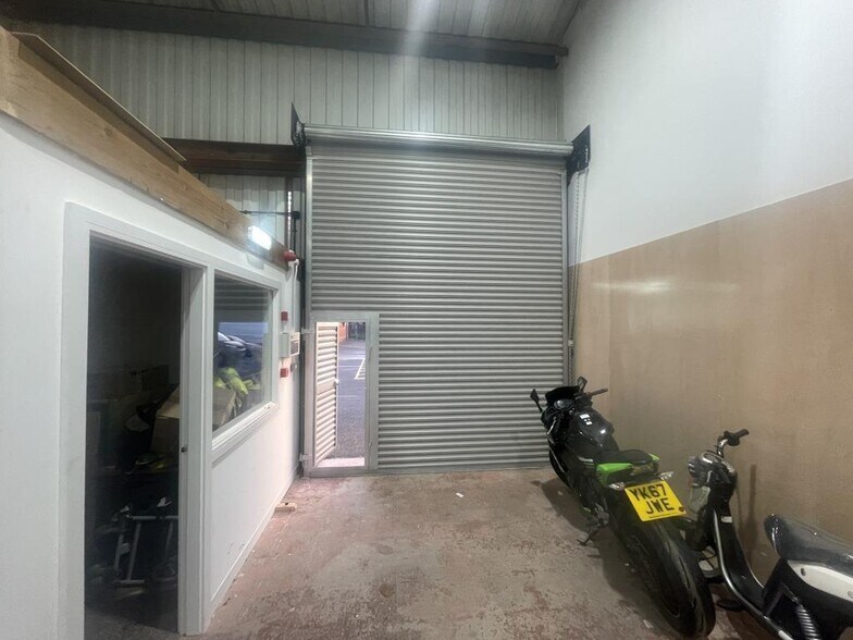 Unit 8B Brownhills Business Park, Canal Lane, Stoke On Trent à louer - Photo de l’immeuble – Image 3 sur 8
