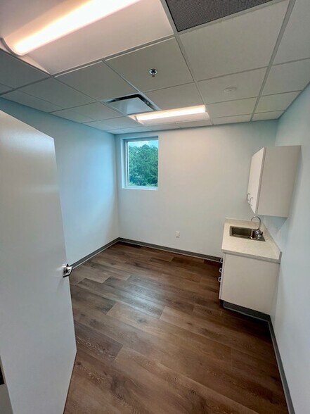 3508 S Live Oak Dr, Moncks Corner, SC à louer - Photo de l’immeuble – Image 3 sur 10
