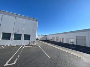 17525 Alder St, Hesperia, CA à louer Photo intérieure– Image 1 sur 2