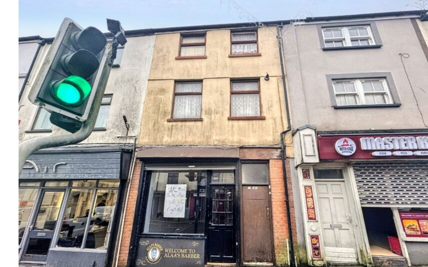 12A-B Castle St, Tredegar à vendre - Photo de l’immeuble – Image 2 sur 2