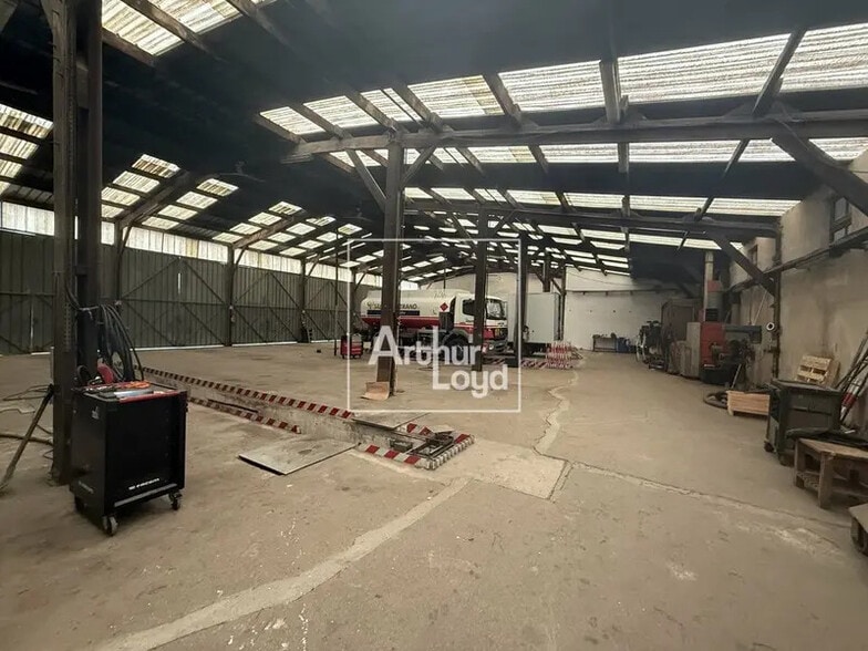 Industriel/Logistique dans Bréau à vendre - Photo intérieure – Image 3 sur 7