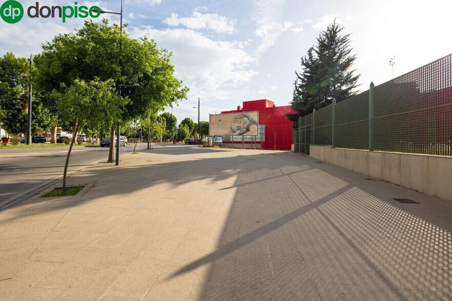 Calle Nelson Mandela, 12, Armilla, Granada à vendre - Photo de l’immeuble – Image 2 sur 21
