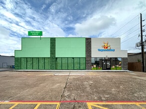 21950 Kingsland Blvd, Katy, TX à louer Photo de l’immeuble– Image 1 sur 4