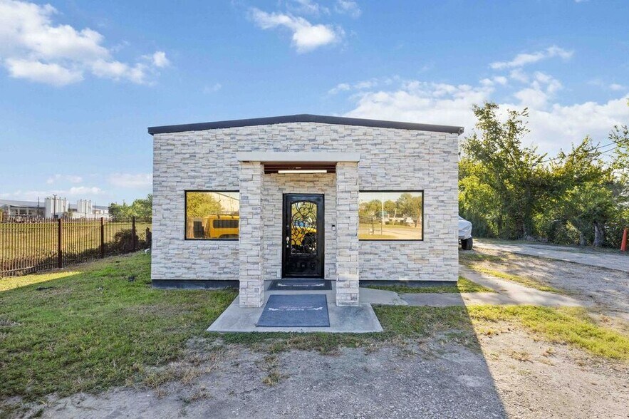 9740 Sheldon Rd, Houston, TX à vendre - Photo de l’immeuble – Image 2 sur 6