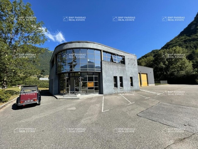 Plus de détails pour Local d’activités à vendre