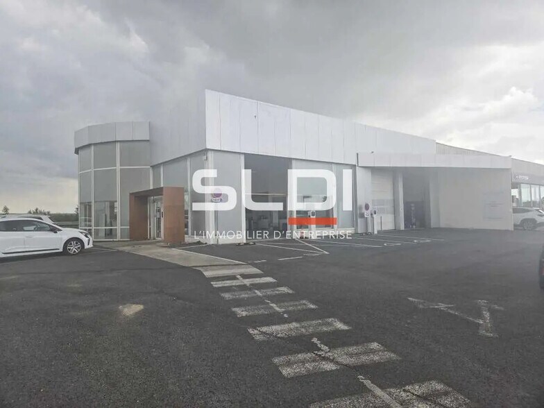 Local commercial dans Châlons-en-Champagne à louer - Photo de l’immeuble – Image 1 sur 7