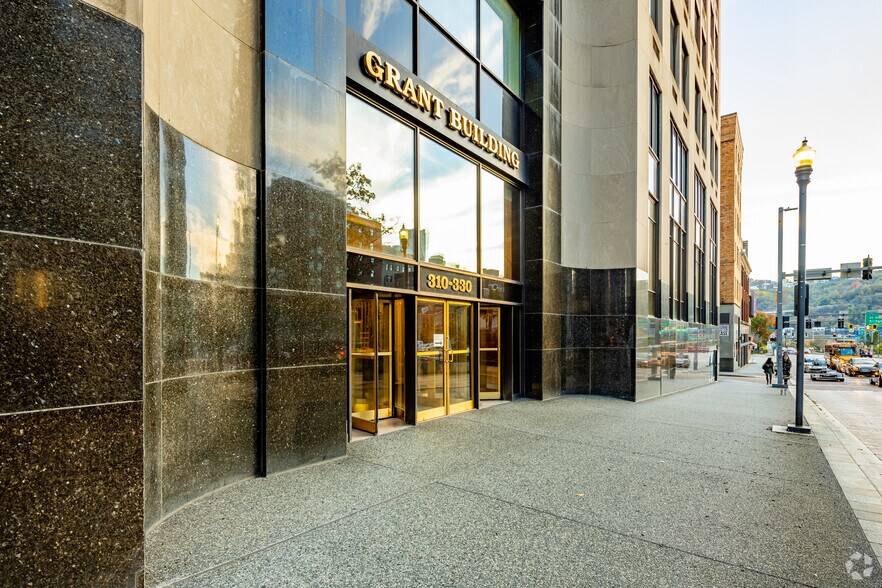 310-330 Grant St, Pittsburgh, PA à louer - Photo de l’immeuble – Image 2 sur 11