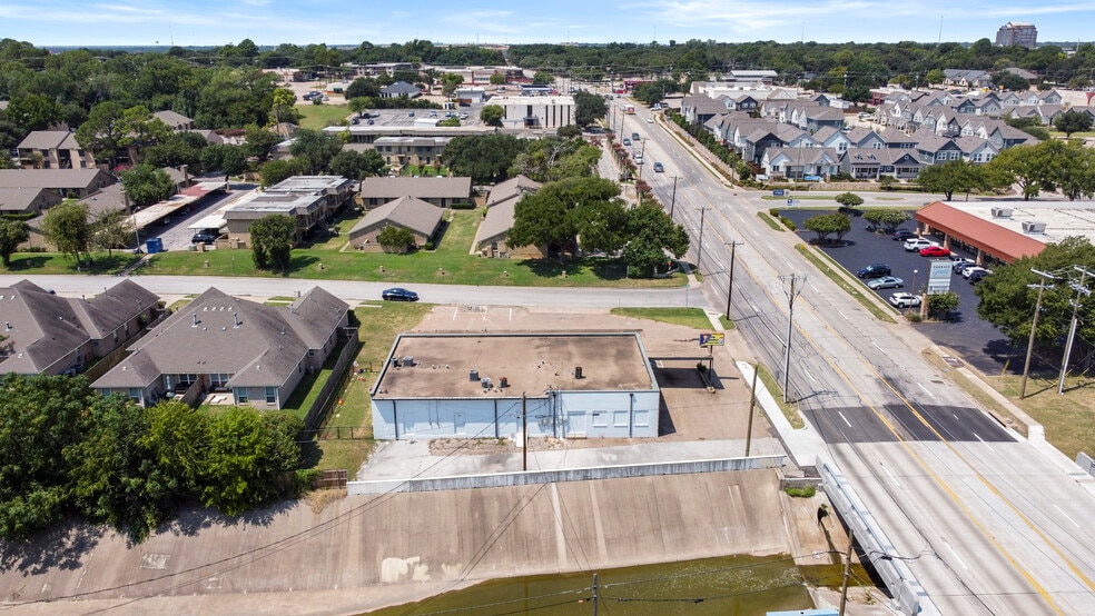 641 W Bedford Euless Rd, Hurst, TX à vendre - Photo de l’immeuble – Image 3 sur 9
