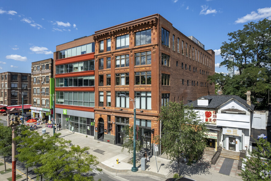 241 Spadina Ave, Toronto, ON à louer - Photo principale – Image 1 sur 6