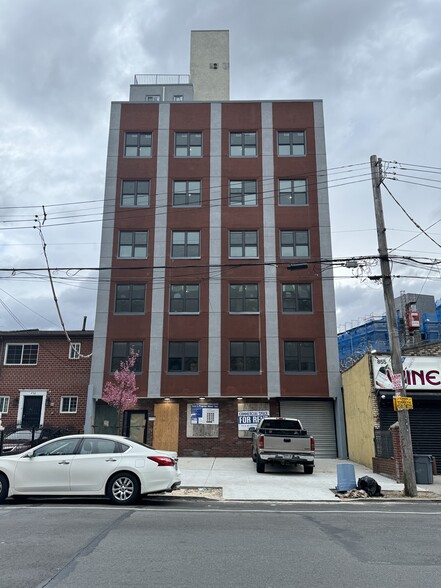 855A Mother Gaston Blvd, Brooklyn, NY à louer - Photo de l’immeuble – Image 2 sur 5