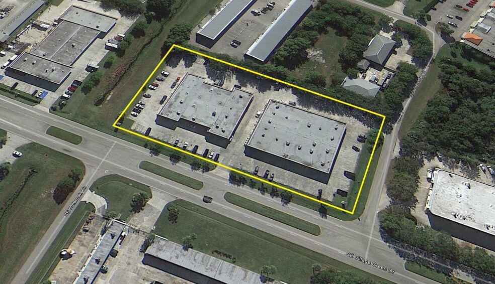 1532 SE Village Green Dr, Port Saint Lucie, FL à louer - Photo de l’immeuble – Image 3 sur 6