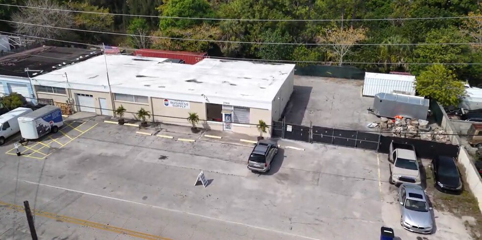 27900 Industrial St, Bonita Springs, FL à vendre - Photo de l’immeuble – Image 2 sur 18