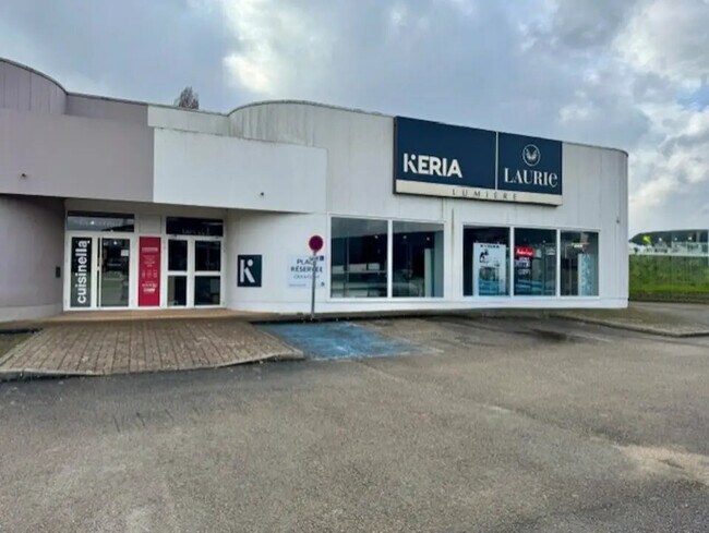 Plus de détails pour Local commercial à louer