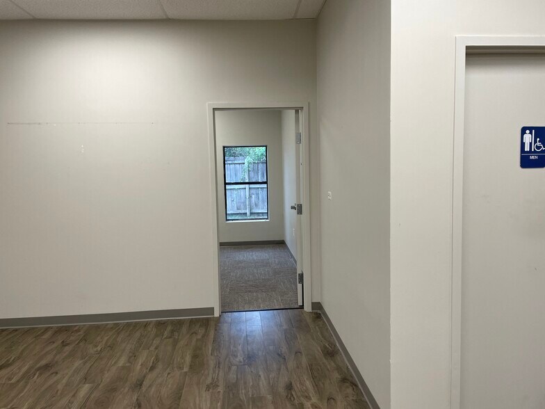 1695 Bonnie Ln, Cordova, TN à louer - Photo intérieure – Image 3 sur 14