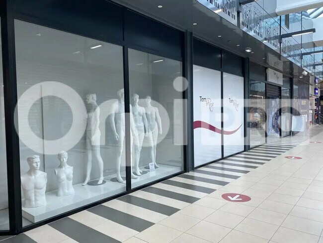 Plus de détails pour Local commercial à louer