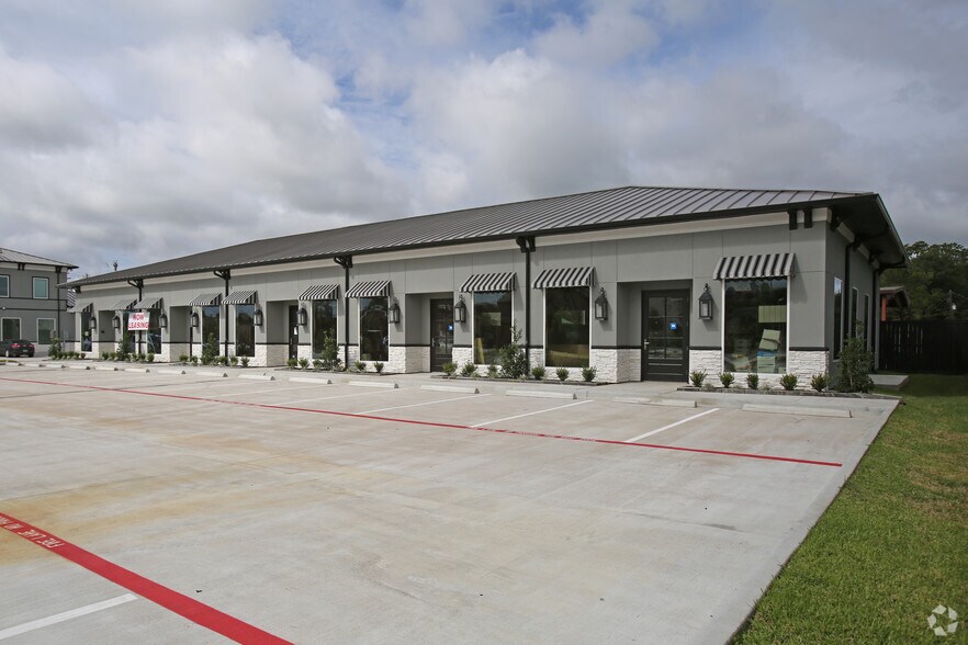 313 S Friendswood Dr, Friendswood, TX à louer - Photo de l’immeuble – Image 3 sur 3