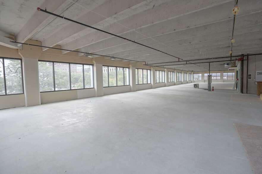 202 W Berry St, Fort Wayne, IN à louer - Photo intérieure – Image 3 sur 4