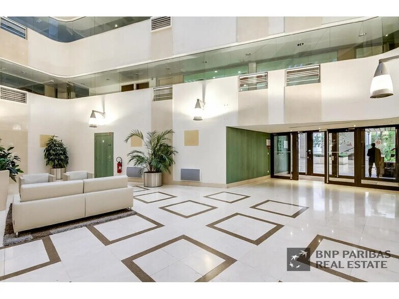 2 Rue Joseph Monier, Rueil-Malmaison à louer - Hall d’entrée – Image 3 sur 10