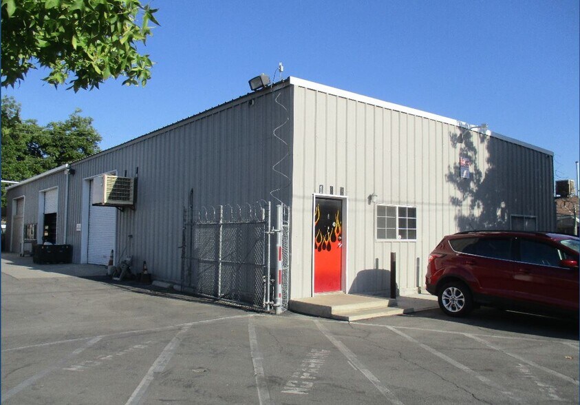 133 V St, Bakersfield, CA à vendre - Photo de l’immeuble – Image 2 sur 5