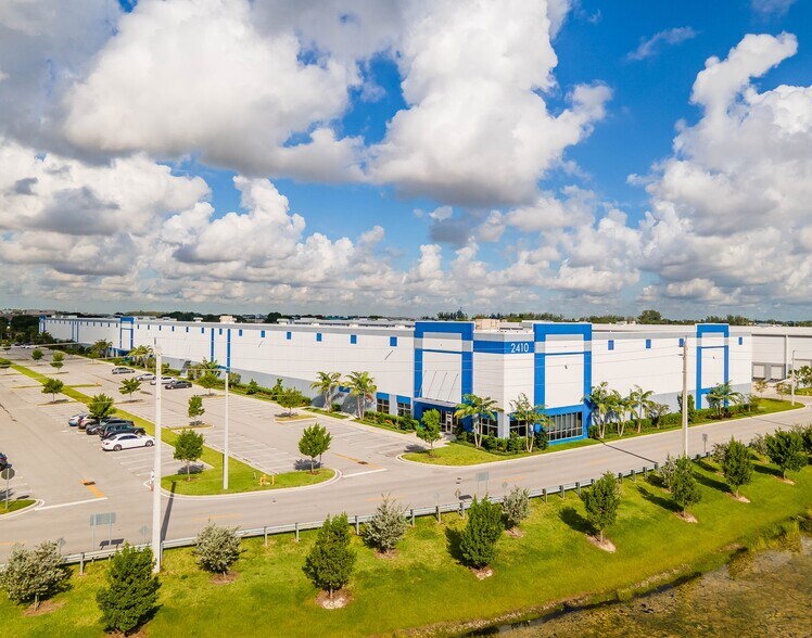2290-2398 NW 119th St, Miami, FL à louer - Photo de l’immeuble – Image 3 sur 3