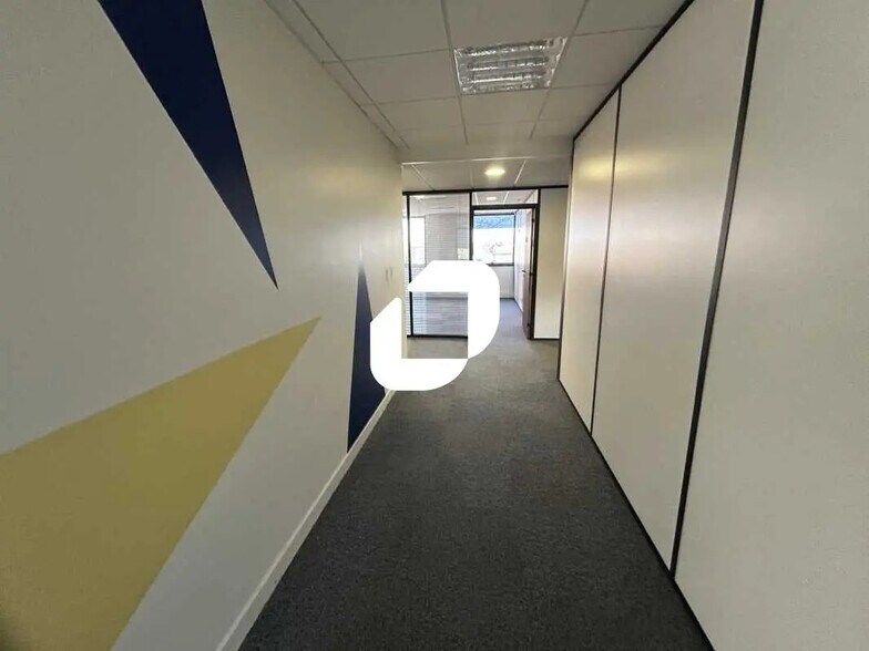 Bureau dans Ermont à louer - Photo intérieure – Image 2 sur 12