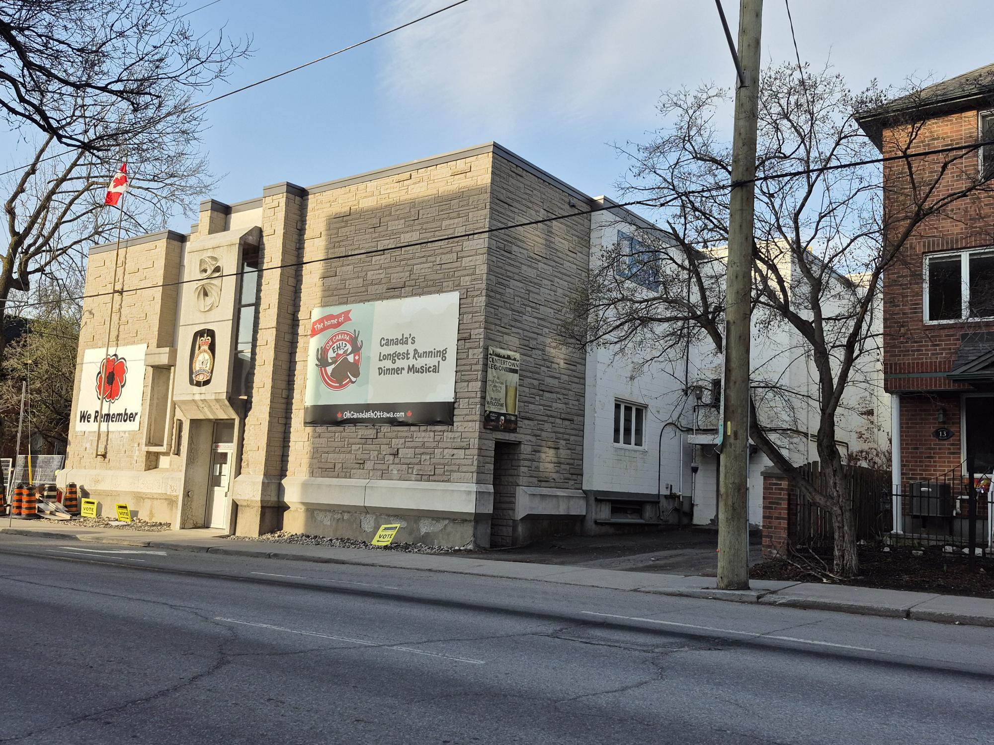 330 Kent St, Ottawa, ON à vendre Photo de l’immeuble– Image 1 sur 12