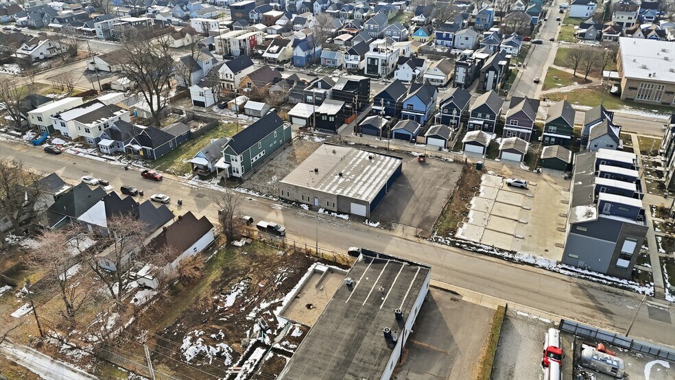 1351 Deloss St, Indianapolis, IN à vendre - Photo de l’immeuble – Image 3 sur 9