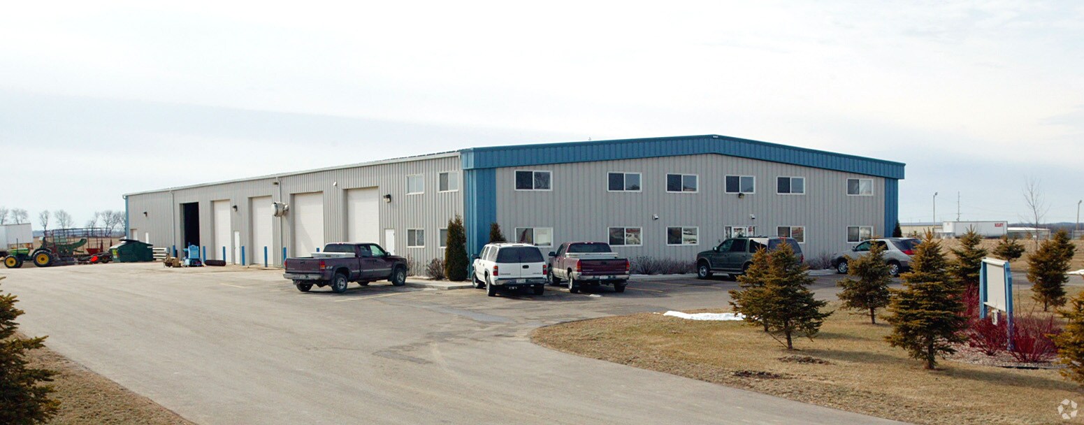 4197 Reardon Rd, De Forest, WI à louer Photo principale– Image 1 sur 13