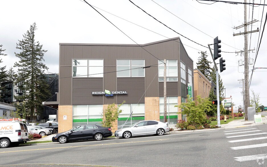 20011 Ballinger Way NE, Shoreline, WA à louer - Photo de l’immeuble – Image 2 sur 15