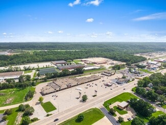 Plus de détails pour 2410-2500 E Washington St, East Peoria, IL - Local commercial à louer