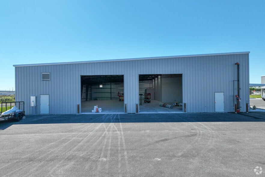 2954 Van Buren St, Fort Myers, FL à louer - Photo de l’immeuble – Image 3 sur 12